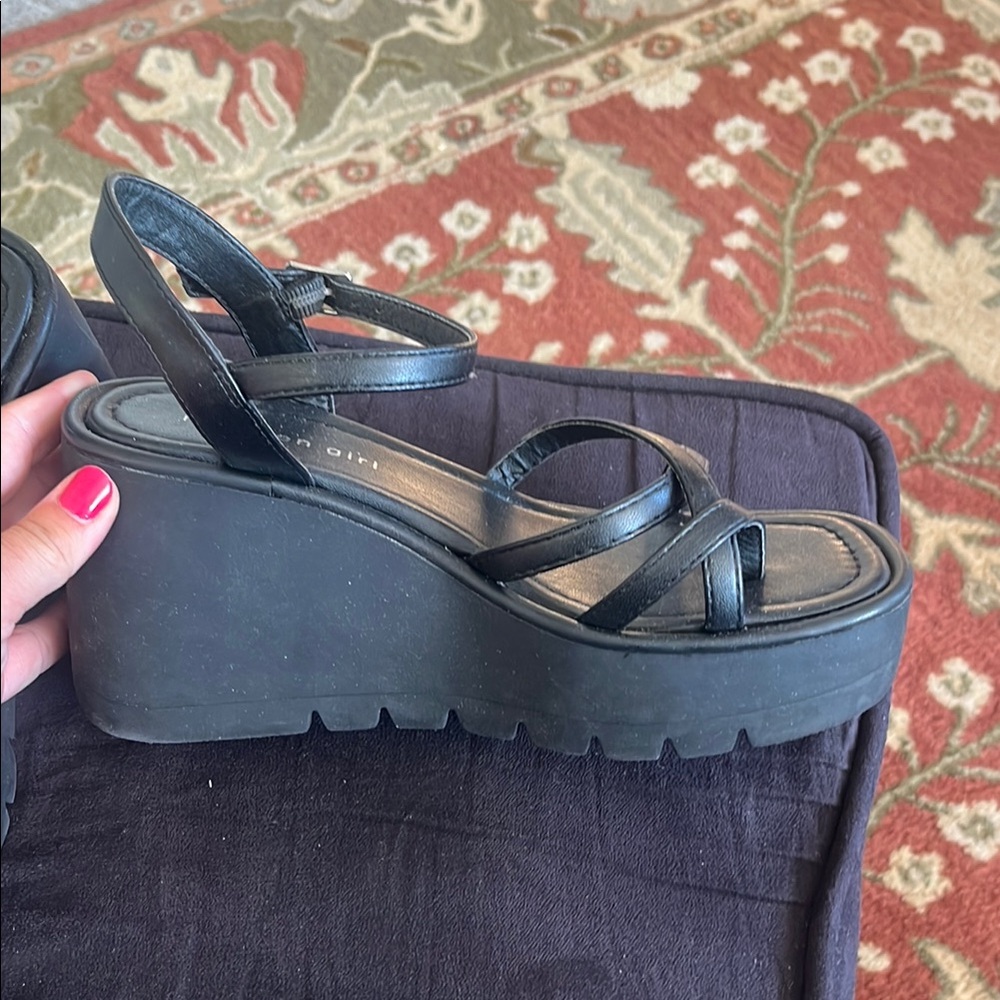 Madden Girl Black Wedge Sandals with Versatile Comfort